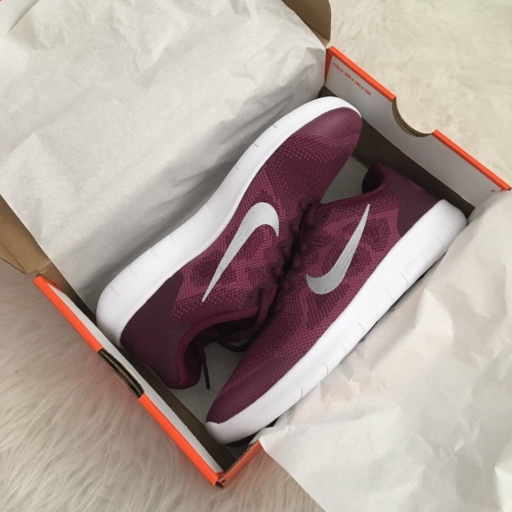 NEW Nike Free RN 2017 Women’s Sneakers - Picture 2 of 8